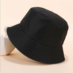 Bucket hat